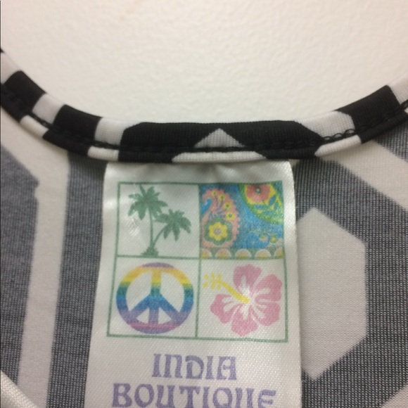 Black and white dress - Picture 2 of 2